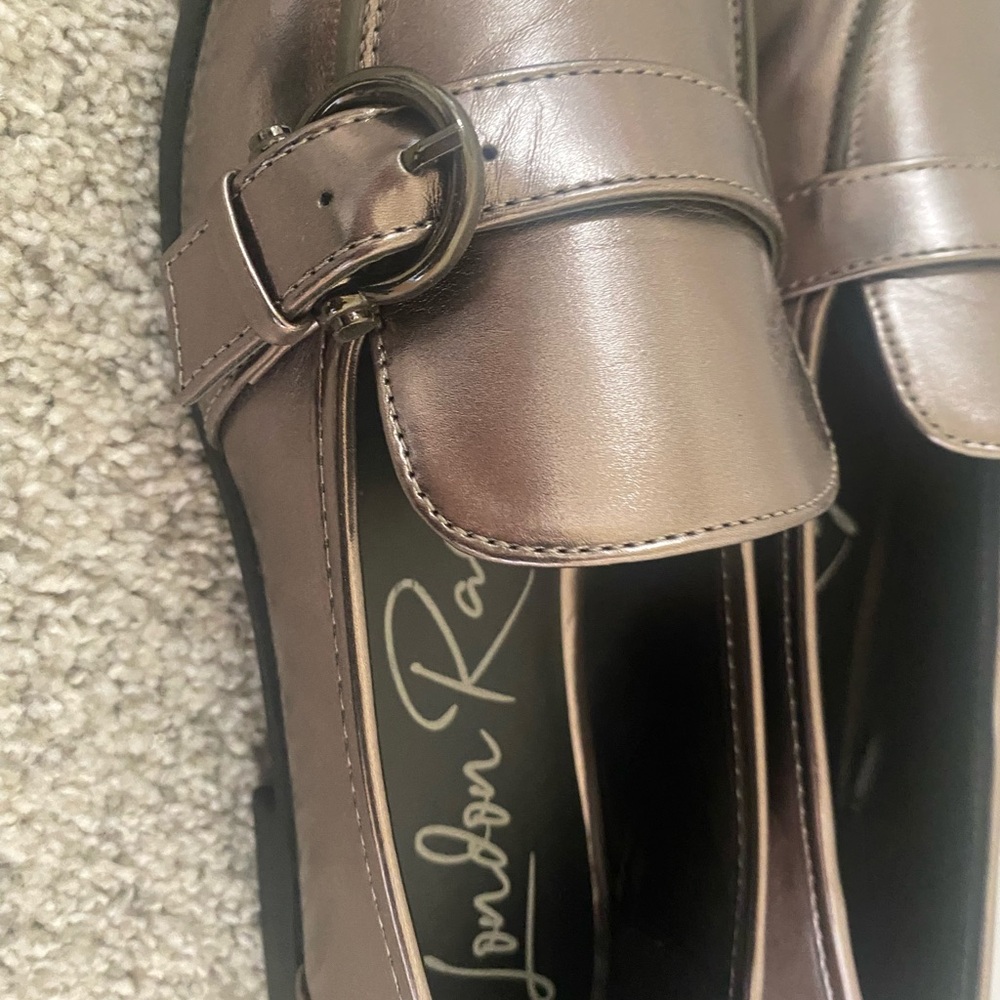 American Rag Bronze Loafers 9 M New - Picture 3 of 4